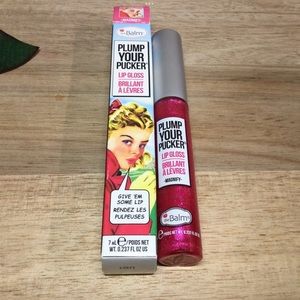 New theBalm Lip Gloss - Magnify